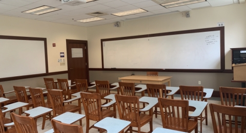 Murkland 102 classroom