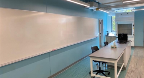 Spaulding Life Science 186 front of classroom