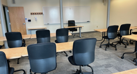 UNH Manchester 305 classroom