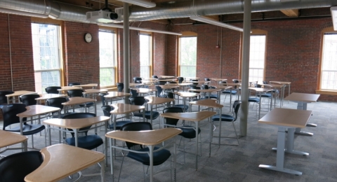 UNH Manchester 380 classroom