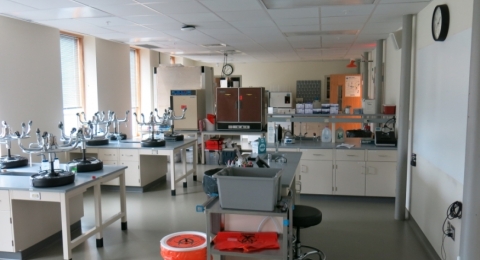 UNH Manchester 560 lab