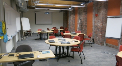 UNH Manchester 132 classroom
