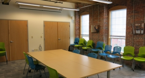 UNH Manchester 325 classroom