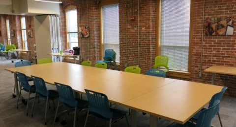 UNH Manchester 329 classroom