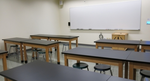 UNH Manchester 333 classroom