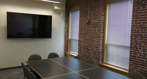 UNH Manchester 573 classroom
