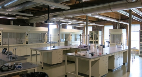 UNH Manchester 584 lab