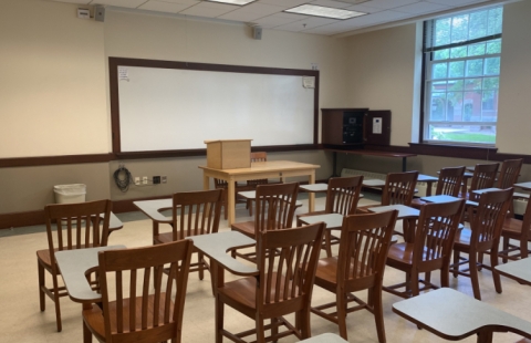 Murkland 104 classroom