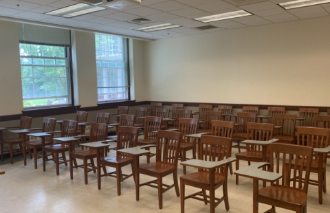 Murkland 104 classroom