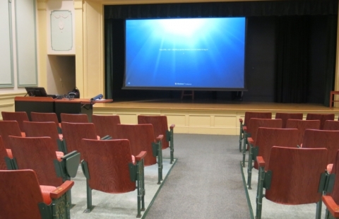 Murkland 115 auditorium