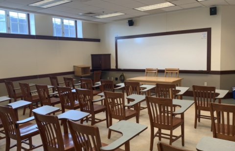 Murkland 201 classroom