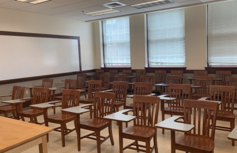 Murkland 201 classroom