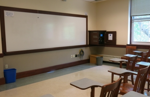 Murkland 204 classroom