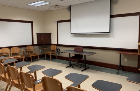 UNH Murkland G04 classroom