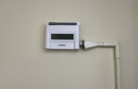 Pettee 109 classroom equipment
