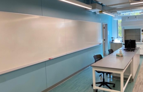 Spaulding Life Science 186 front of classroom