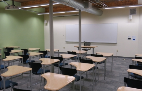 UNH Manchester 341 classroom