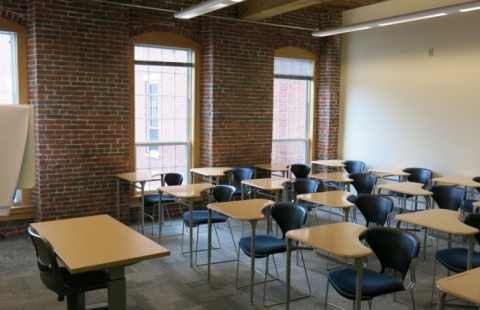 UNH Manchester 367 classroom
