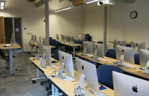 UNH Manchester 376 classroom