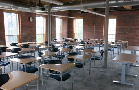 UNH Manchester 380 classroom