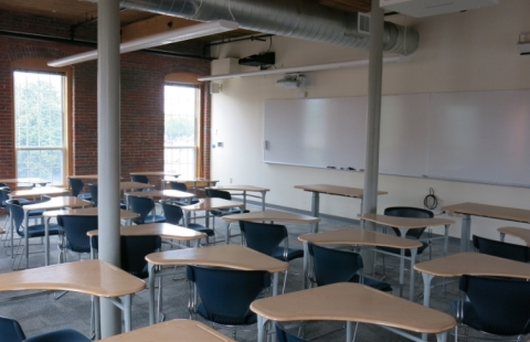 UNH Manchester 380 classroom