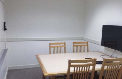 Dimond 121 room