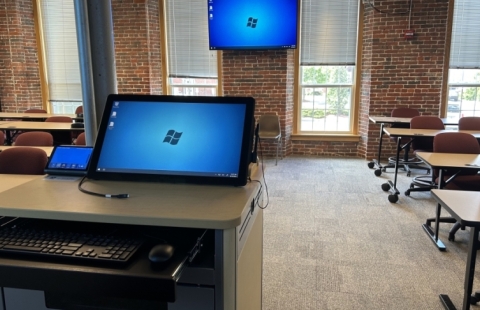 UNH Manchester 101 classroom equipment