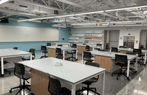 Spaulding Life Science 215 classroom