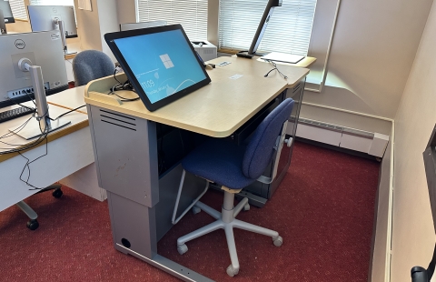 Hewitt 301 Instructor Podium