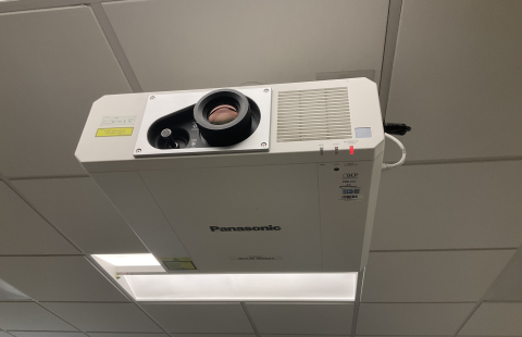 Horton 115 Projector