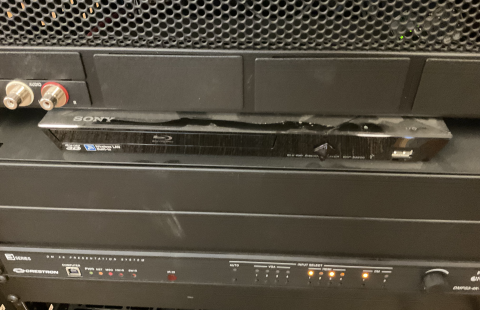 Horton 215 AV Rack