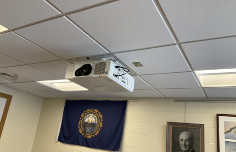 Horton 445 Projector