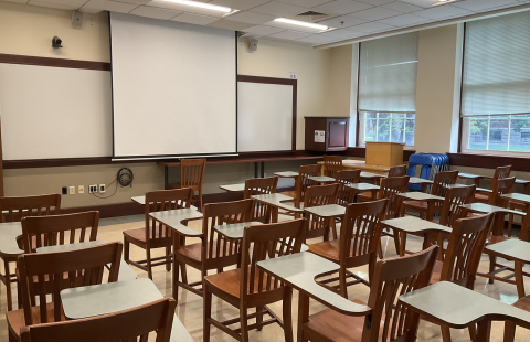 Murkland 102 Classroom