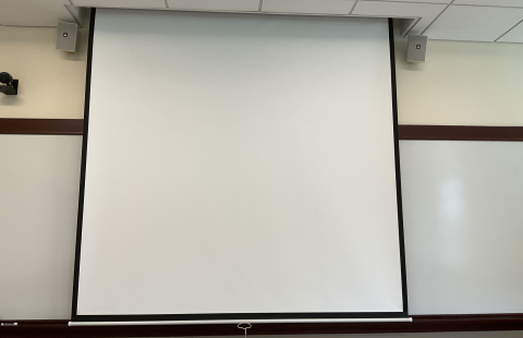 Murkland 118 Classroom Projection Screen