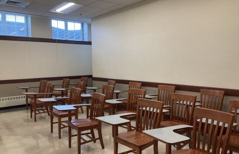 Murkland 203 Classroom