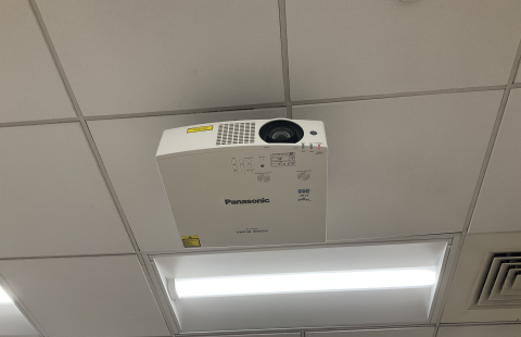 Murkland 203 Classroom Projector