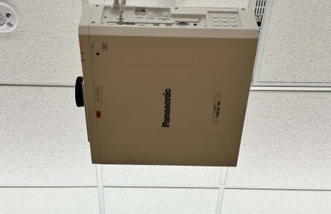 Hamilton Smith G21 Classroom Projector