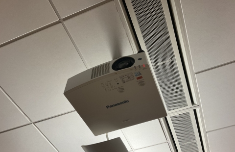 James G46 Classroom Projector