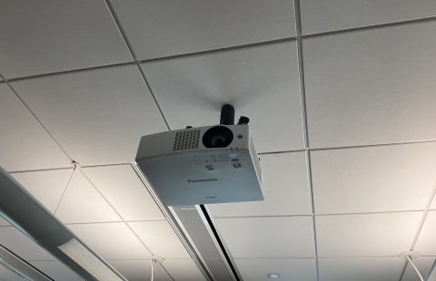 James G54 Classroom Projector