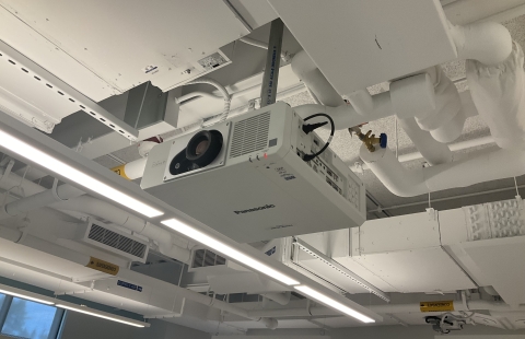 Spaulding Life Science 186 Classroom Projector