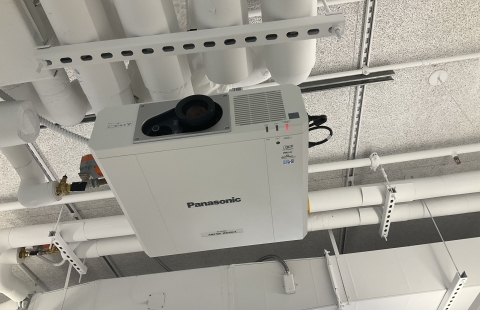 Spaulding Life Science 190 Classroom Projector