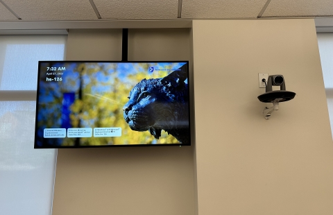 Hamilton Smith 126 Classroom Confidence Monitor and Instructor Facing Camera