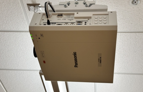 Hamilton Smith G34 Projector