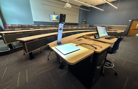 Chase 105 Classroom Lecturn