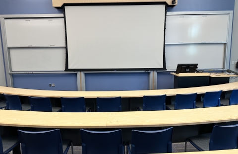 Chase 105 Classroom Projector Screen