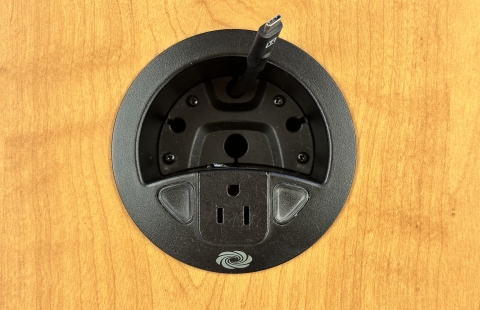 Hamilton Smith 105 TEAL Classroom USB-C Student Connection