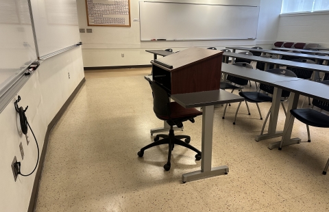 Parsons N116 Classroom Lecturn